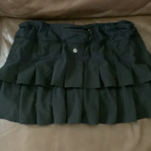 - Lululemon Pace Setter skirt sz 10 black lined with shorts,skort tennis preppy - Picture 3 of 11